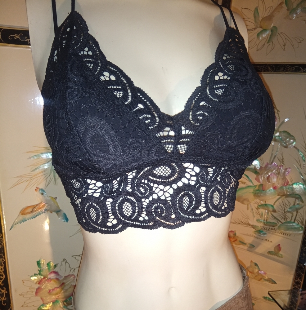Victoria's Secret PINK Black Lace Crochet Bralette Strappy Spaghetti Strap Small